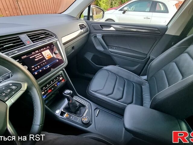 Білий Фольксваген Тігуан, об'ємом двигуна 2 л та пробігом 28 тис. км за 37700 $, фото 5 на Automoto.ua