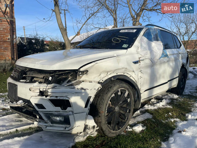 Белый Фольксваген Тигуан, объемом двигателя 1.98 л и пробегом 115 тыс. км за 13000 $, фото 2 на Automoto.ua