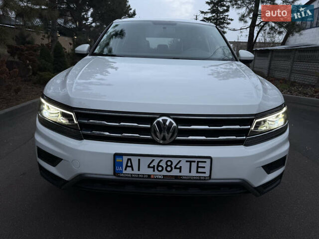 Белый Фольксваген Тигуан, объемом двигателя 2 л и пробегом 67 тыс. км за 21300 $, фото 1 на Automoto.ua