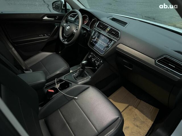 Белый Фольксваген Тигуан, объемом двигателя 2 л и пробегом 102 тыс. км за 21990 $, фото 22 на Automoto.ua