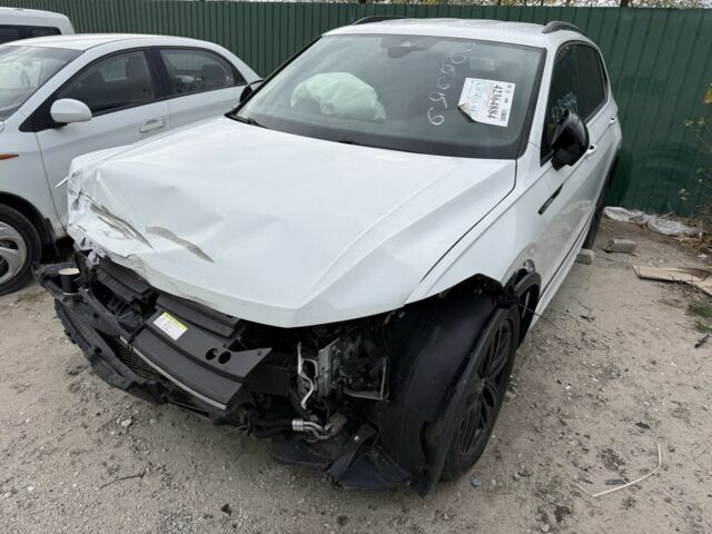 Белый Фольксваген Тигуан, объемом двигателя 2 л и пробегом 73 тыс. км за 13500 $, фото 17 на Automoto.ua