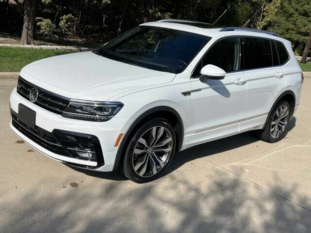 Білий Фольксваген Тігуан, об'ємом двигуна 2 л та пробігом 15 тис. км за 17000 $, фото 2 на Automoto.ua