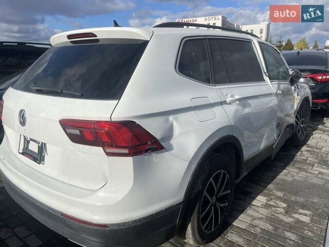Белый Фольксваген Тигуан, объемом двигателя 2 л и пробегом 76 тыс. км за 14900 $, фото 2 на Automoto.ua