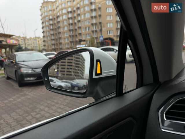 Білий Фольксваген Тігуан, об'ємом двигуна 2 л та пробігом 103 тис. км за 21000 $, фото 18 на Automoto.ua
