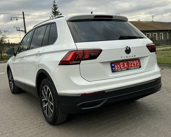 Белый Фольксваген Тигуан, объемом двигателя 2 л и пробегом 132 тыс. км за 27750 $, фото 26 на Automoto.ua