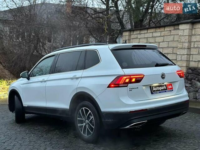 Белый Фольксваген Тигуан, объемом двигателя 2 л и пробегом 102 тыс. км за 21990 $, фото 5 на Automoto.ua