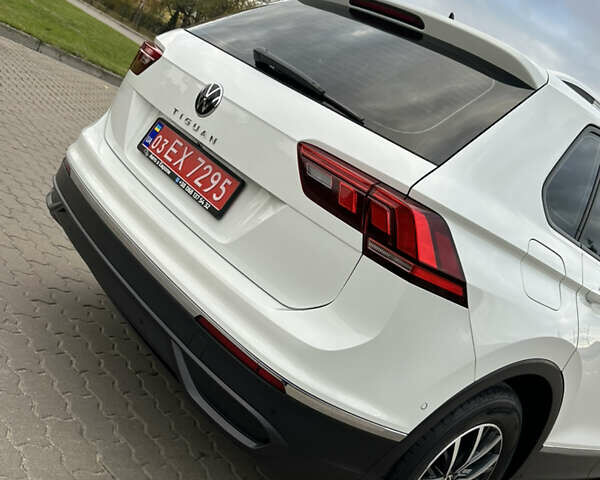 Белый Фольксваген Тигуан, объемом двигателя 2 л и пробегом 132 тыс. км за 27750 $, фото 28 на Automoto.ua