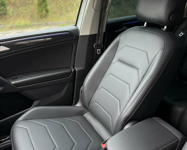 Білий Фольксваген Тігуан, об'ємом двигуна 2 л та пробігом 191 тис. км за 29200 $, фото 32 на Automoto.ua