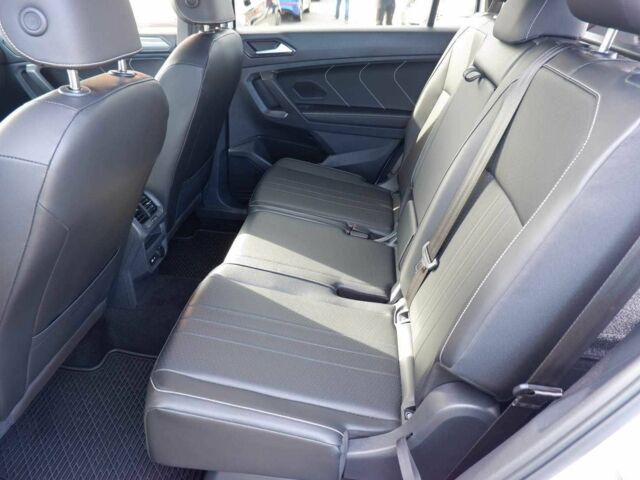 Белый Фольксваген Тигуан, объемом двигателя 2 л и пробегом 17 тыс. км за 16200 $, фото 10 на Automoto.ua