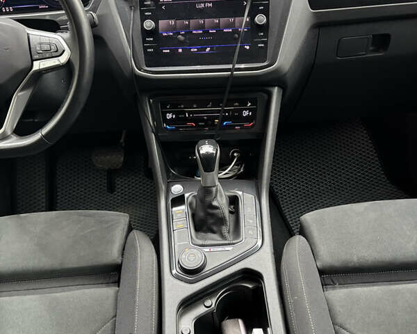 Білий Фольксваген Тігуан, об'ємом двигуна 1.98 л та пробігом 35 тис. км за 31600 $, фото 24 на Automoto.ua