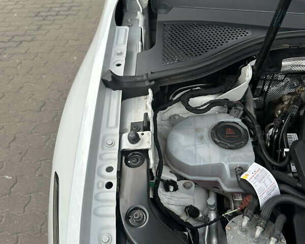 Белый Фольксваген Тигуан, объемом двигателя 2 л и пробегом 132 тыс. км за 27750 $, фото 74 на Automoto.ua