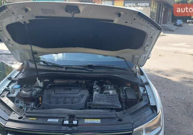 Белый Фольксваген Тигуан, объемом двигателя 1.98 л и пробегом 44 тыс. км за 23500 $, фото 3 на Automoto.ua