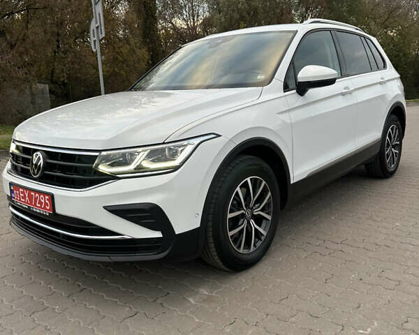 Белый Фольксваген Тигуан, объемом двигателя 2 л и пробегом 132 тыс. км за 27750 $, фото 38 на Automoto.ua