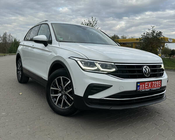 Белый Фольксваген Тигуан, объемом двигателя 2 л и пробегом 132 тыс. км за 27750 $, фото 14 на Automoto.ua