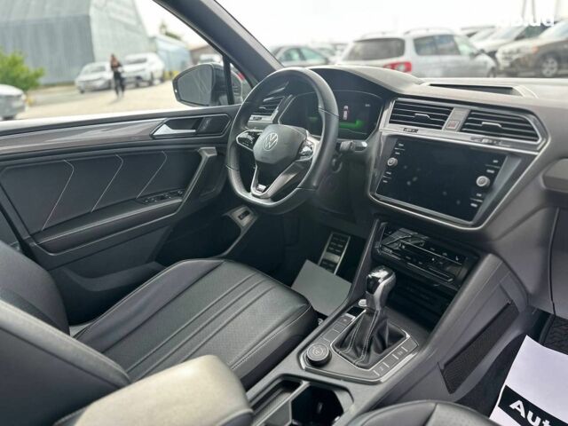 Белый Фольксваген Тигуан, объемом двигателя 2 л и пробегом 58 тыс. км за 31490 $, фото 39 на Automoto.ua