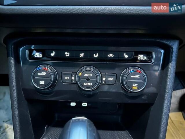 Белый Фольксваген Тигуан, объемом двигателя 2 л и пробегом 102 тыс. км за 21990 $, фото 24 на Automoto.ua