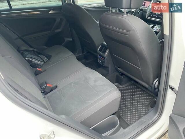 Білий Фольксваген Тігуан, об'ємом двигуна 1.98 л та пробігом 10 тис. км за 35500 $, фото 24 на Automoto.ua