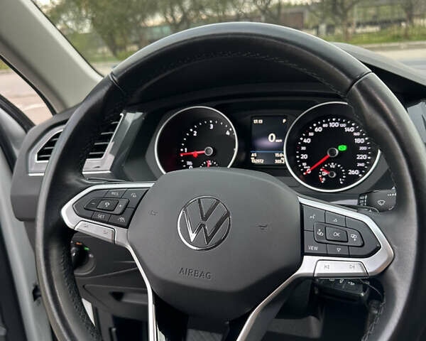 Білий Фольксваген Тігуан, об'ємом двигуна 2 л та пробігом 133 тис. км за 27550 $, фото 109 на Automoto.ua