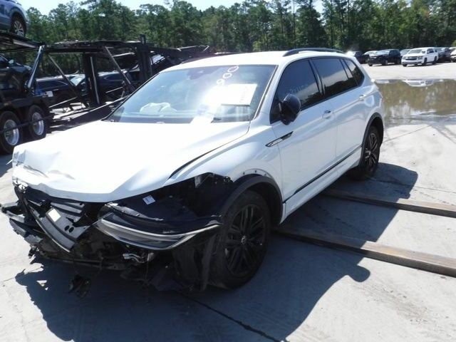 Белый Фольксваген Тигуан, объемом двигателя 2 л и пробегом 73 тыс. км за 13500 $, фото 2 на Automoto.ua