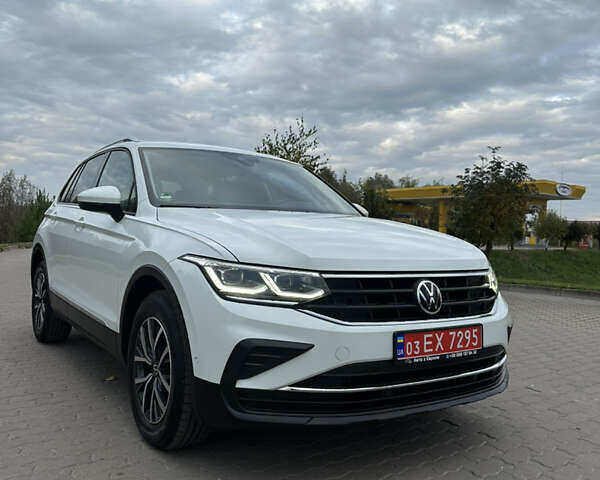 Белый Фольксваген Тигуан, объемом двигателя 2 л и пробегом 132 тыс. км за 27750 $, фото 5 на Automoto.ua