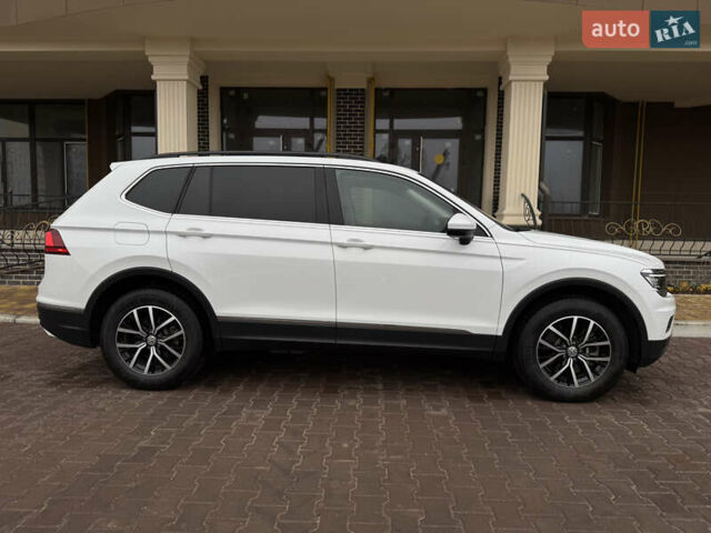 Білий Фольксваген Тігуан, об'ємом двигуна 2 л та пробігом 103 тис. км за 21000 $, фото 33 на Automoto.ua