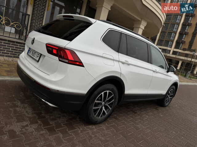 Білий Фольксваген Тігуан, об'ємом двигуна 2 л та пробігом 103 тис. км за 21000 $, фото 37 на Automoto.ua