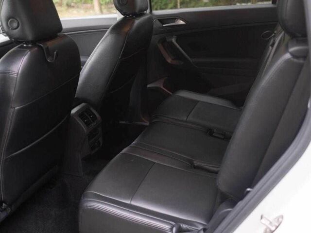 Белый Фольксваген Тигуан, объемом двигателя 2 л и пробегом 67 тыс. км за 16800 $, фото 7 на Automoto.ua