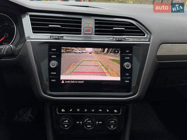 Білий Фольксваген Тігуан, об'ємом двигуна 2 л та пробігом 103 тис. км за 21000 $, фото 16 на Automoto.ua