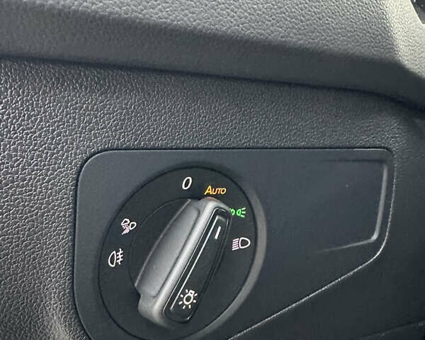 Белый Фольксваген Тигуан, объемом двигателя 2 л и пробегом 132 тыс. км за 27750 $, фото 111 на Automoto.ua