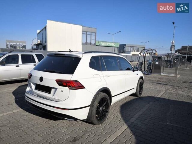 Білий Фольксваген Тігуан, об'ємом двигуна 2 л та пробігом 123 тис. км за 27500 $, фото 50 на Automoto.ua