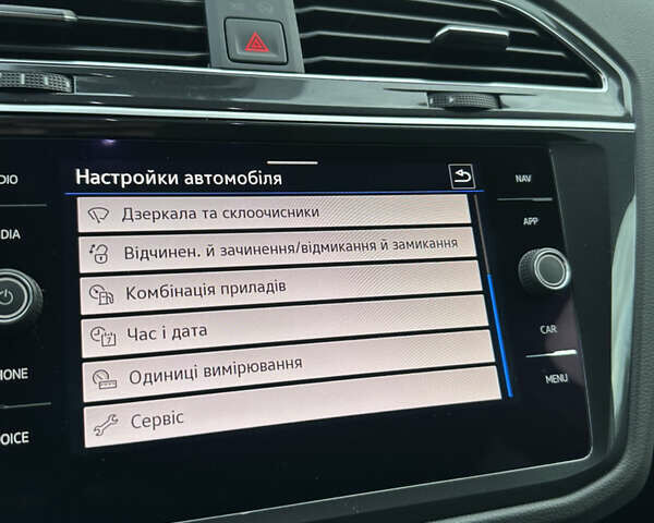 Белый Фольксваген Тигуан, объемом двигателя 2 л и пробегом 132 тыс. км за 27750 $, фото 121 на Automoto.ua