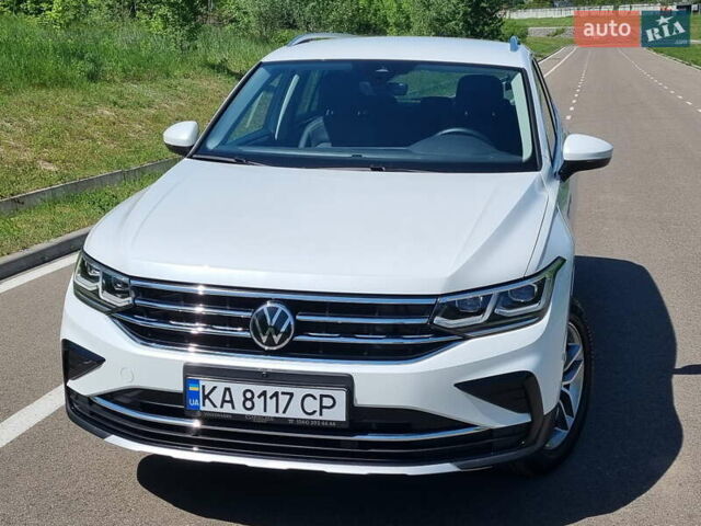 Білий Фольксваген Тігуан, об'ємом двигуна 1.98 л та пробігом 28 тис. км за 37800 $, фото 1 на Automoto.ua
