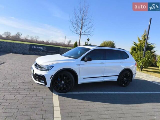 Білий Фольксваген Тігуан, об'ємом двигуна 2 л та пробігом 123 тис. км за 27500 $, фото 26 на Automoto.ua