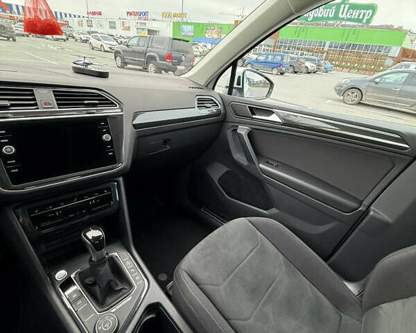 Білий Фольксваген Тігуан, об'ємом двигуна 1.97 л та пробігом 78 тис. км за 36000 $, фото 35 на Automoto.ua