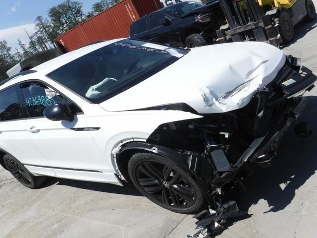 Белый Фольксваген Тигуан, объемом двигателя 2 л и пробегом 73 тыс. км за 13500 $, фото 5 на Automoto.ua