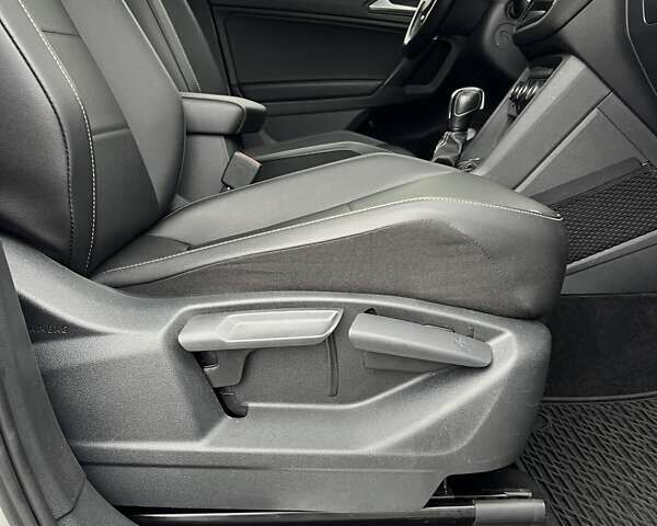 Білий Фольксваген Тігуан, об'ємом двигуна 1.98 л та пробігом 113 тис. км за 25500 $, фото 76 на Automoto.ua