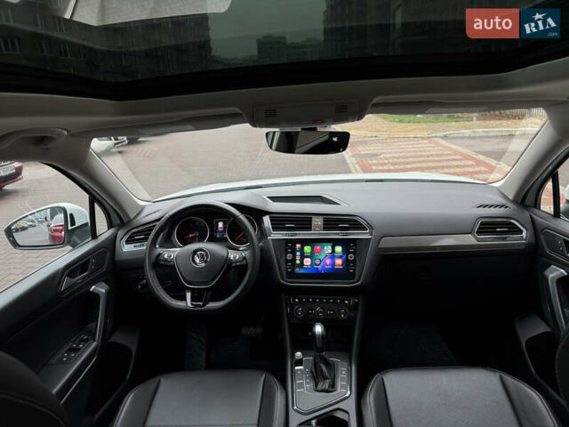 Білий Фольксваген Тігуан, об'ємом двигуна 2 л та пробігом 103 тис. км за 21000 $, фото 2 на Automoto.ua