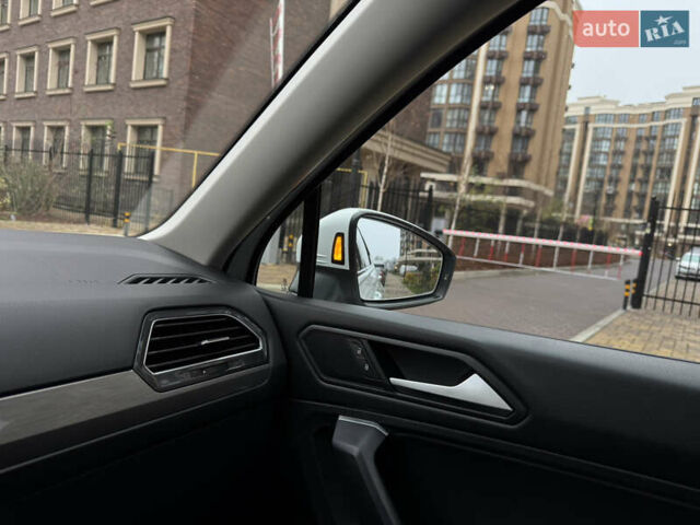 Білий Фольксваген Тігуан, об'ємом двигуна 2 л та пробігом 103 тис. км за 21000 $, фото 19 на Automoto.ua