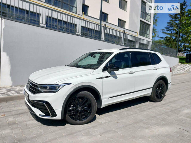 Белый Фольксваген Тигуан, объемом двигателя 1.98 л и пробегом 43 тыс. км за 27999 $, фото 3 на Automoto.ua