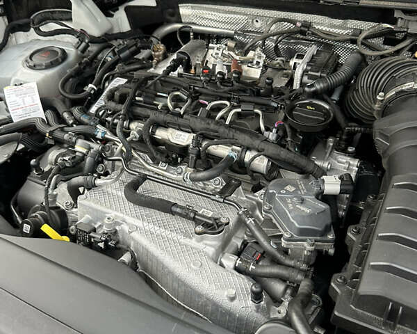 Белый Фольксваген Тигуан, объемом двигателя 2 л и пробегом 132 тыс. км за 27750 $, фото 78 на Automoto.ua