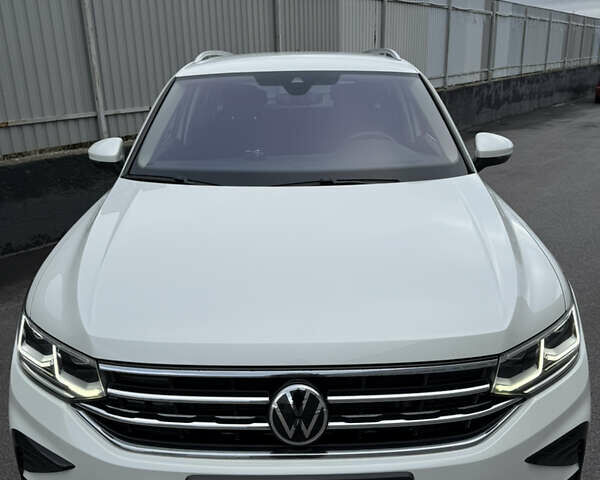 Білий Фольксваген Тігуан, об'ємом двигуна 1.97 л та пробігом 78 тис. км за 36000 $, фото 7 на Automoto.ua