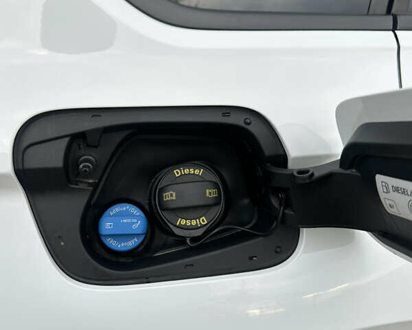 Белый Фольксваген Тигуан, объемом двигателя 2 л и пробегом 132 тыс. км за 27750 $, фото 85 на Automoto.ua