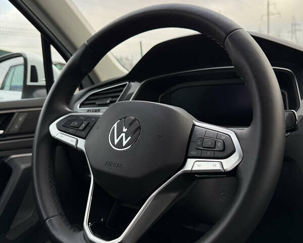 Білий Фольксваген Тігуан, об'ємом двигуна 1.97 л та пробігом 78 тис. км за 36000 $, фото 34 на Automoto.ua