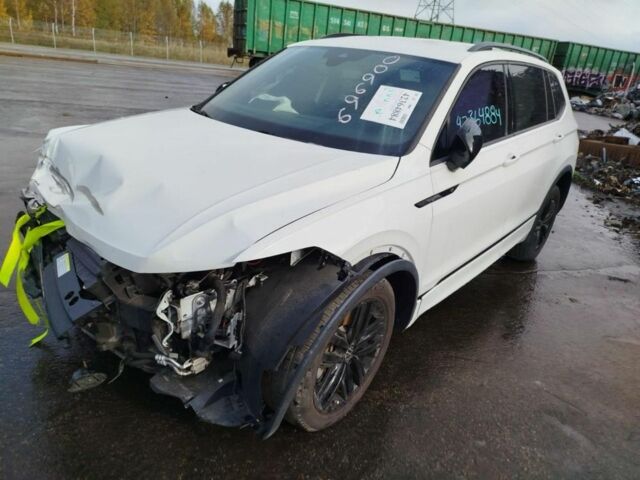 Белый Фольксваген Тигуан, объемом двигателя 2 л и пробегом 73 тыс. км за 13500 $, фото 10 на Automoto.ua