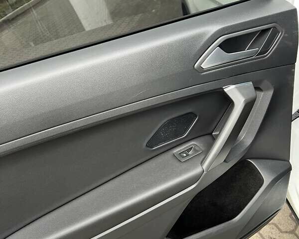 Білий Фольксваген Тігуан, об'ємом двигуна 1.98 л та пробігом 113 тис. км за 25500 $, фото 58 на Automoto.ua