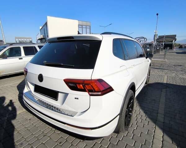 Білий Фольксваген Тігуан, об'ємом двигуна 2 л та пробігом 123 тис. км за 27500 $, фото 49 на Automoto.ua