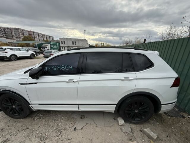 Белый Фольксваген Тигуан, объемом двигателя 2 л и пробегом 73 тыс. км за 13500 $, фото 16 на Automoto.ua