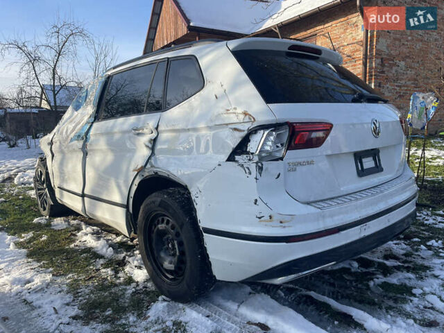 Белый Фольксваген Тигуан, объемом двигателя 1.98 л и пробегом 115 тыс. км за 13000 $, фото 4 на Automoto.ua