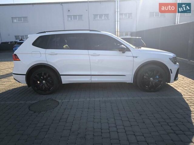 Білий Фольксваген Тігуан, об'ємом двигуна 2 л та пробігом 123 тис. км за 27500 $, фото 37 на Automoto.ua