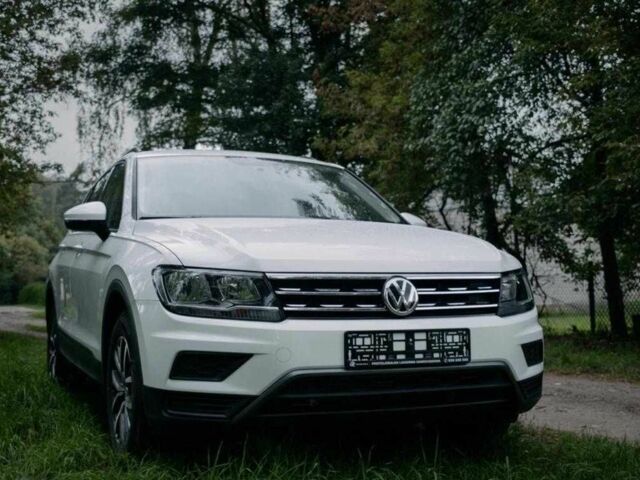 Белый Фольксваген Тигуан, объемом двигателя 2 л и пробегом 67 тыс. км за 16800 $, фото 4 на Automoto.ua